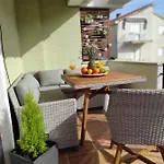 Lunaris Apartment *