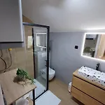 Lunaris Apartment *