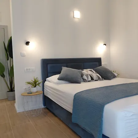 Lunaris Apartment