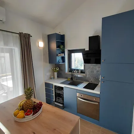 Apartman Lunaris *